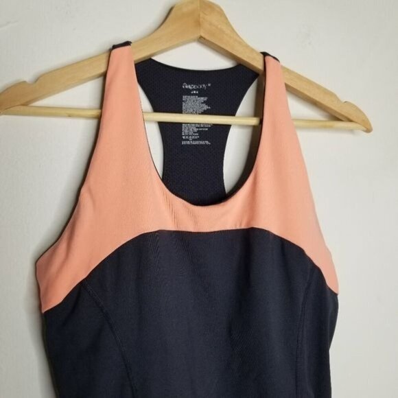 GAP BODY Racerback‎ Athletic Tank Top Built In Bra Dri Fit Grey Women's Medium - Picture 4 of 10